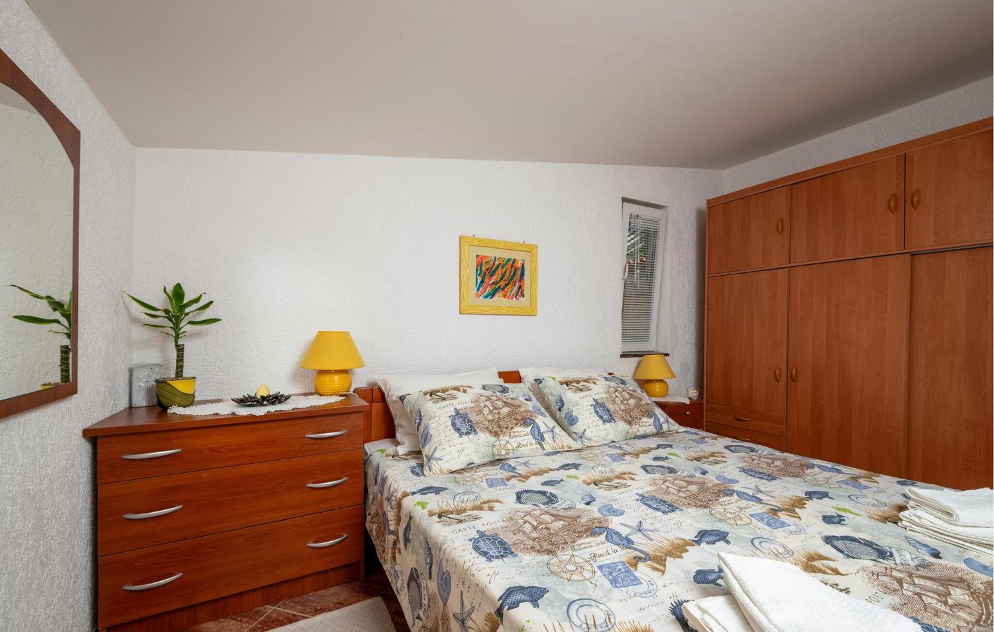 1 Bedroom Beautiful Apartment In Betiga Barbariga Exteriér fotografie